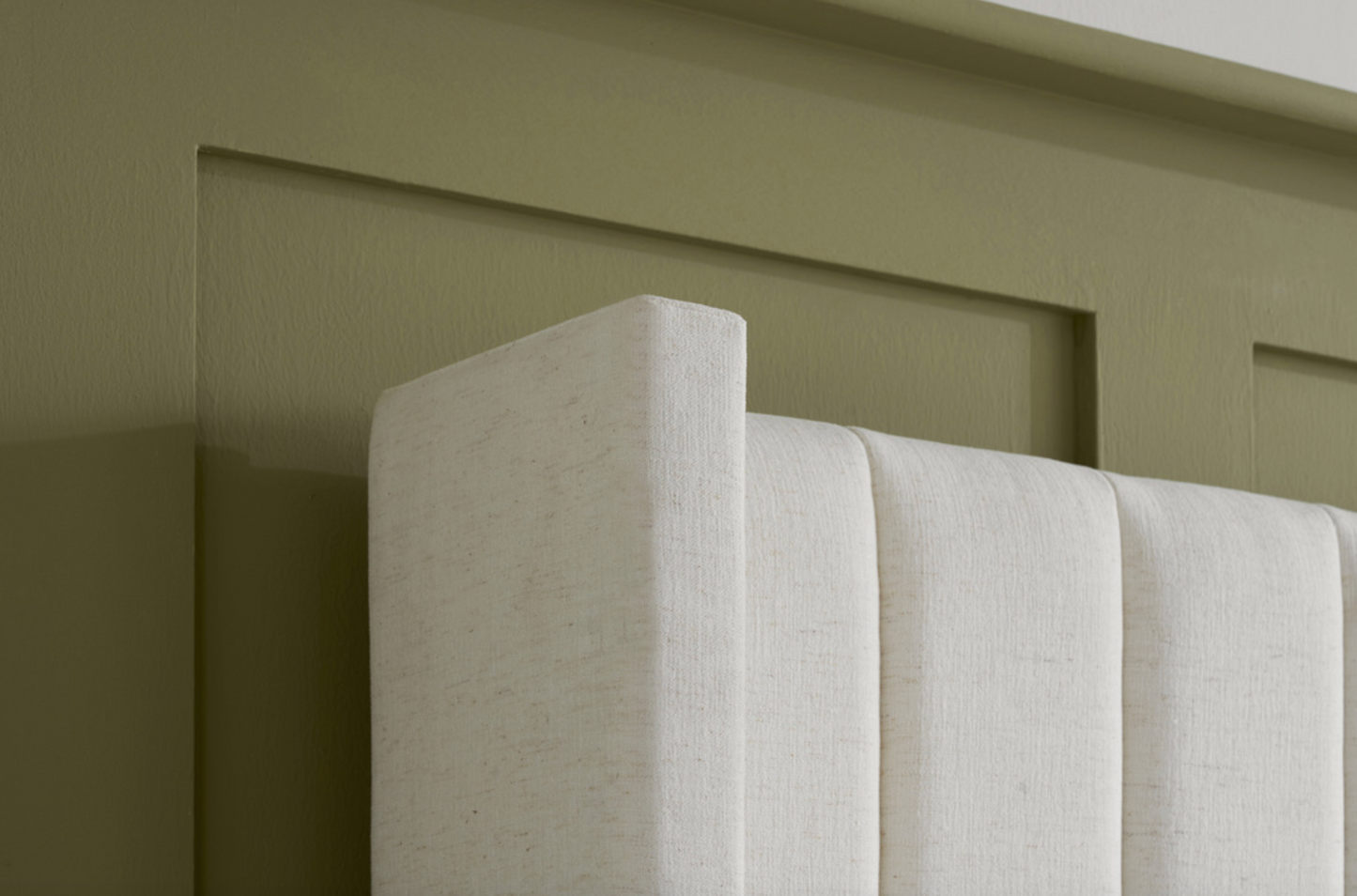 2026 Maisey Ottoman Bed – White Premium Linen